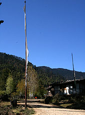 ブータンのドチェラ峠近くの村