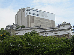 世界遺産の姫路城の天空の白鷺