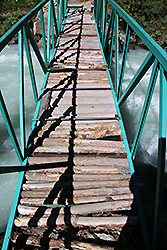 キルギスのビシュケクのアラ・アルチャ自然公園の橋