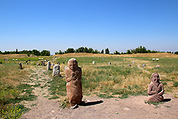 キルギスの世界遺産バラサグン遺跡の石人