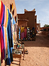 モロッコの世界遺産アイト・ベン・ハッドゥのお土産屋