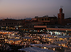 モロッコのマラケシュ名物フナ広場の屋台