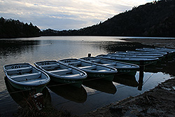 奥日光の湯の湖のボート