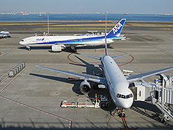 羽田空港の飛行機