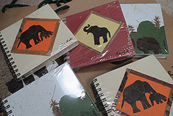 象の糞から作ったノート