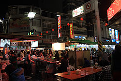 台湾の高雄の六合二路夜市