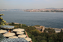 イスタンブールの世界遺産トプカプ宮殿から見るマルマラ海