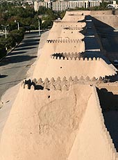 世界遺産 イチャンカラの城壁