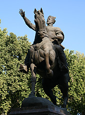 ウズベキスタンのティムールの銅像
