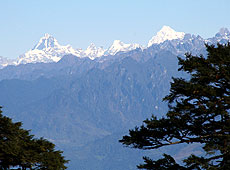 ブータンのドチェラ峠からのブータンヒマラヤ山脈