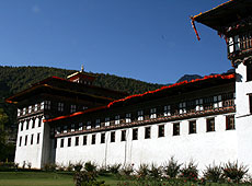 ブータンの仏教と政治を担うタシチョ・ゾン
