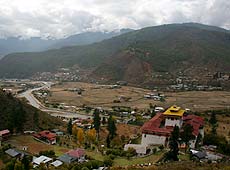 ブータンのパロの町とパロ･ゾン