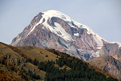 ジョージアのカズベギ山の山頂