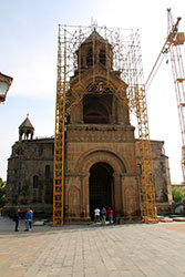 アルメニアの世界遺産エチミアジン大聖堂