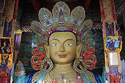 ティクセ・ゴンパのラダック最大の弥勒菩薩像
