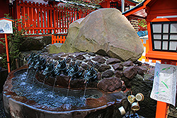 箱根神社の龍神水