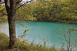 蔵王温泉の盃湖