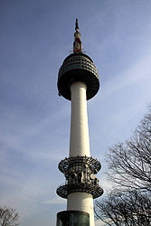韓国のソウルタワー 
