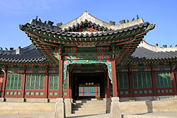 韓国の世界遺産の昌徳宮にある熙政堂