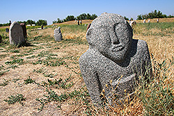キルギスの世界遺産ブラナの石人