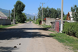 キルギスのチョンケミン渓谷の村