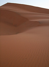 モロッコのサハラ砂漠の朝