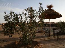 モロッコのサハラ砂漠が目の前に広がるホテル
