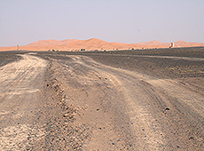 モロッコのサハラ砂漠への道