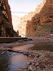 モロッコのトドラ渓谷の川