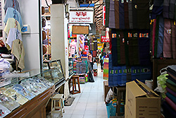 ミャンマーのヤンゴンにあるボージョー・アウンサウン・マーケット