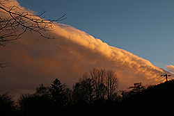 奥日光の夕日に染まる雲