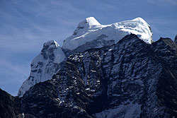 ヒマラヤの名峰カンテガ峰のピーク