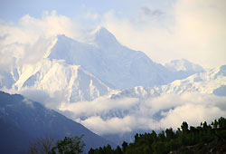 パキスタンの高峰ナンガパルバット 