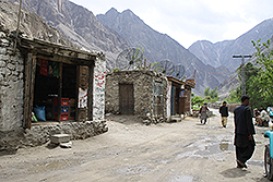パキスタンの山間の小さな集落