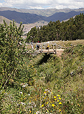 ペルーの世界遺産クスコのケンコー遺跡の橋