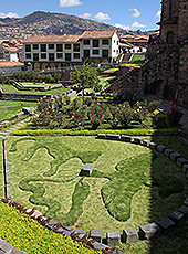 ペルーの世界遺産クスコのサンドミンゴ教会の庭園