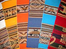 インカ模様の布