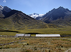 ペルーのララヤ峠の世界で二番目に高所にある駅