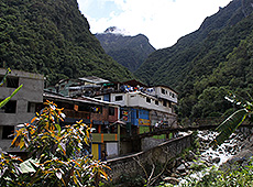 ペルーの世界遺産マチュピチュの麓の村
