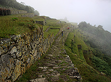 朝もやのペルーの世界遺産マチュピチュ遺跡