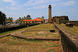 スリランカの世界遺産ゴールのムーン要塞と時計塔