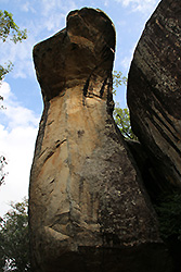 スリランカの世界遺産シーギリヤ・ロックのコブラの岩
