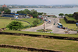スリランカの世界遺産ゴールのと要塞から見たゴール湾