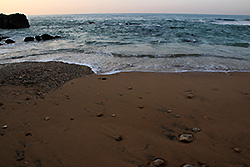 早朝のスリランカの世界遺産ゴールの海岸とインド洋