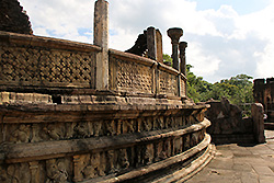 スリランカの世界遺産ポロンナルワ遺跡のワタダーゲ