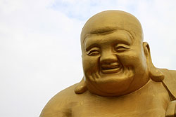 台湾の宝覚寺の弥勒大仏像