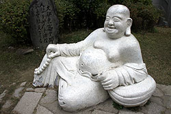 台湾の宝覚寺の弥勒大仏像