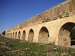 チュニジアの水道橋の遺跡