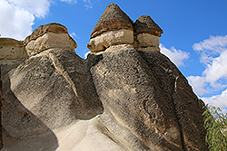 トルコの世界遺産カッパドキアのキノコ岩