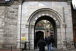 イスタンブールのグランドバザールの入口